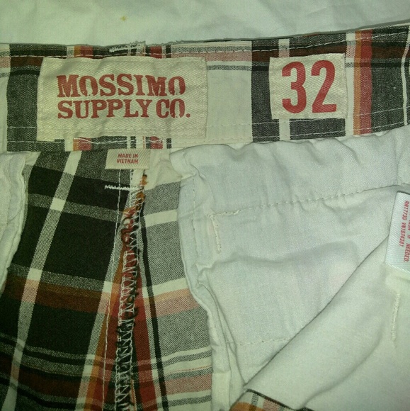 Mossimo Plaid Flat Front 4 Pocket Shorts - Picture 3 of 4